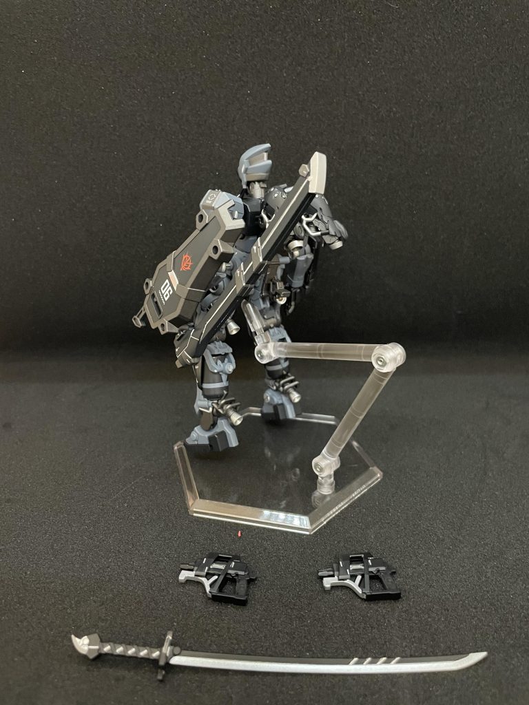 盾、鞘、背面機体はほとんどゲルググで色以外はあまり手をつけていません。