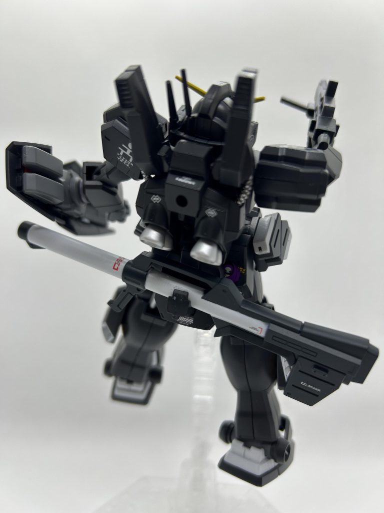 リアスカートにバズーカを懸架できるよう、Mk-Ⅱのリアスカート部分をヘイズルのリアスカートに増加装甲として取り付けてます。