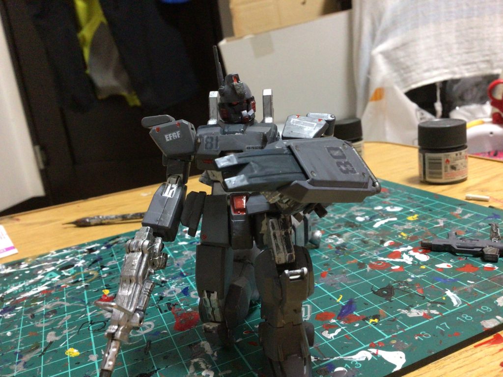 膝立ちうーん首伸ばす加工しといた方が良かったなぁポーズが決まらない後、腕の合わせ目けしはするべきだったなぁ