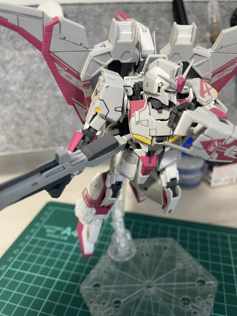 昔から好きな機体なのでやっぱりかっこいいですね！！つや消しの缶スプレーで仕上げてます