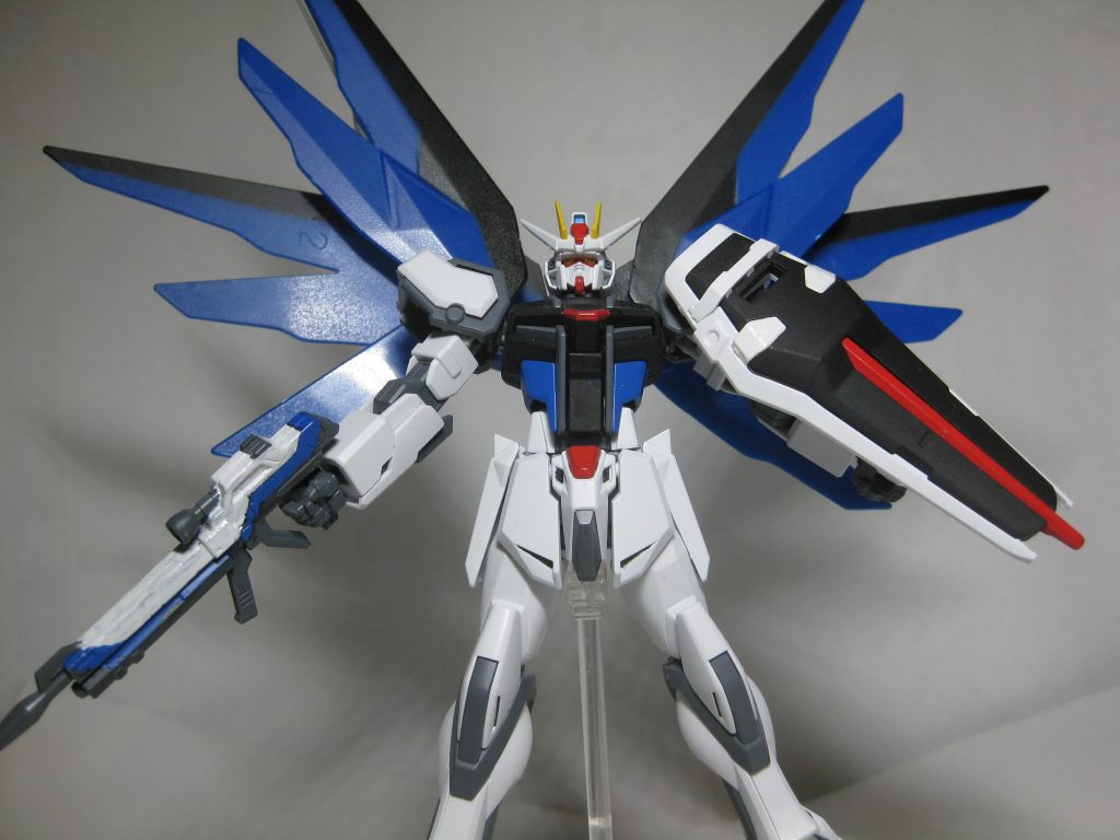 PS装甲はフリーダムに準じた配色に。シールドもビームライフルもフリーダムに準じてます。