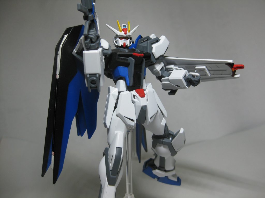 あくまでも、ストライカーシステムなので脱着が可能でストライカーシステムを搭載したMSならどれにでも装備可能です。