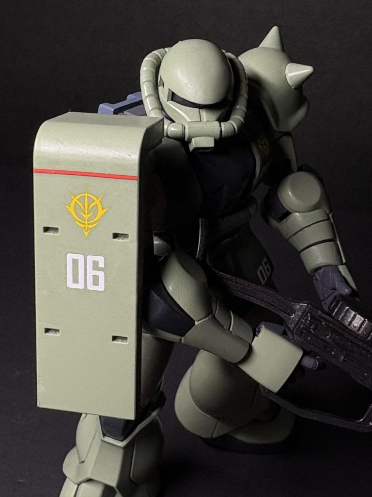 盾にも識別帯を入れてみました。