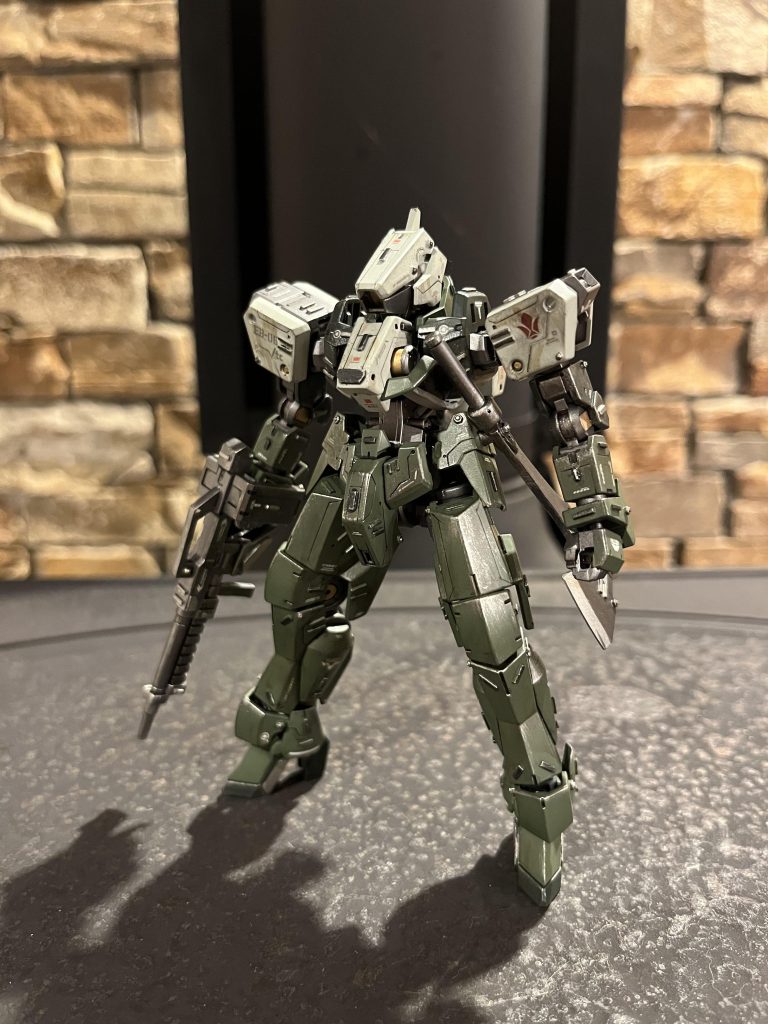 先ずは素立ちから！！今回も大好きな鉄血キットなので気合いを入れて制作しました(*´˘`*)