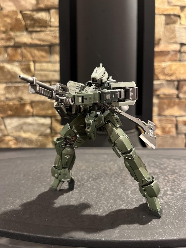 お次はライフルを構えてポージング！やっぱりグレイズ改はカッコいいですね(つ ˙꒳˙ )っ