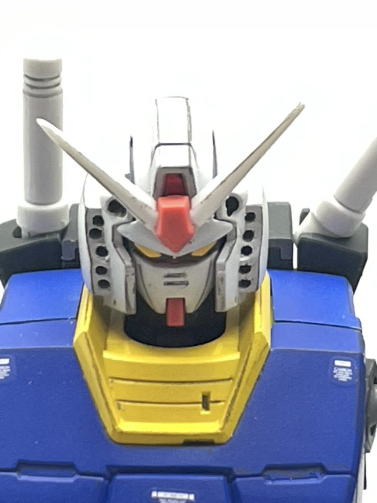 頭部サイドのダクトは、開口してみました。肉眼で見ていると四角っぽくなったかな?と思ってもスマホで撮影して拡大すると、丸でした💦位置も揃ってないので、この辺の精度はもうちょっと上げて行こうと思います。