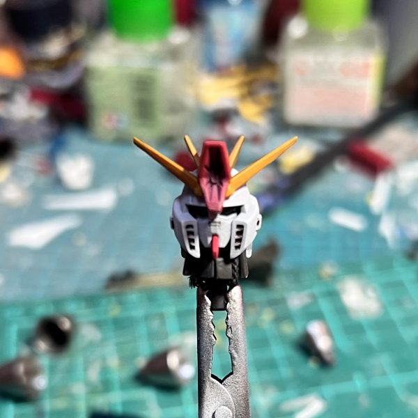 製作中の強化型ZZの塗装が完了しました。後はデカール貼りと艶消しクリア吹きで完成です❗️近日完成品を公開致します🙇‍♂️（3枚目）