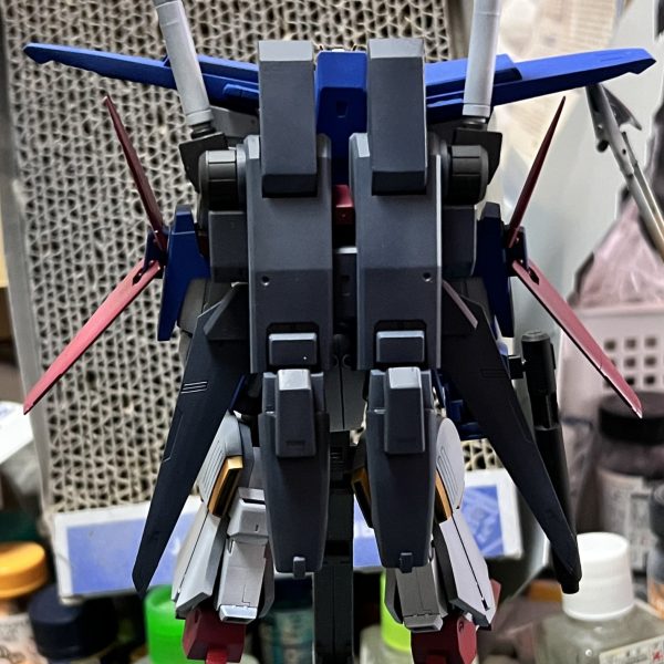 製作中の強化型ZZの塗装が完了しました。後はデカール貼りと艶消しクリア吹きで完成です❗️近日完成品を公開致します🙇‍♂️（2枚目）