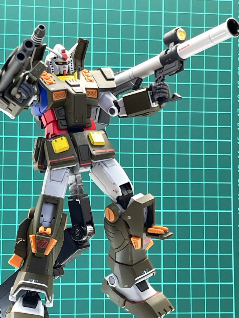 全弾発射的なポーズで。