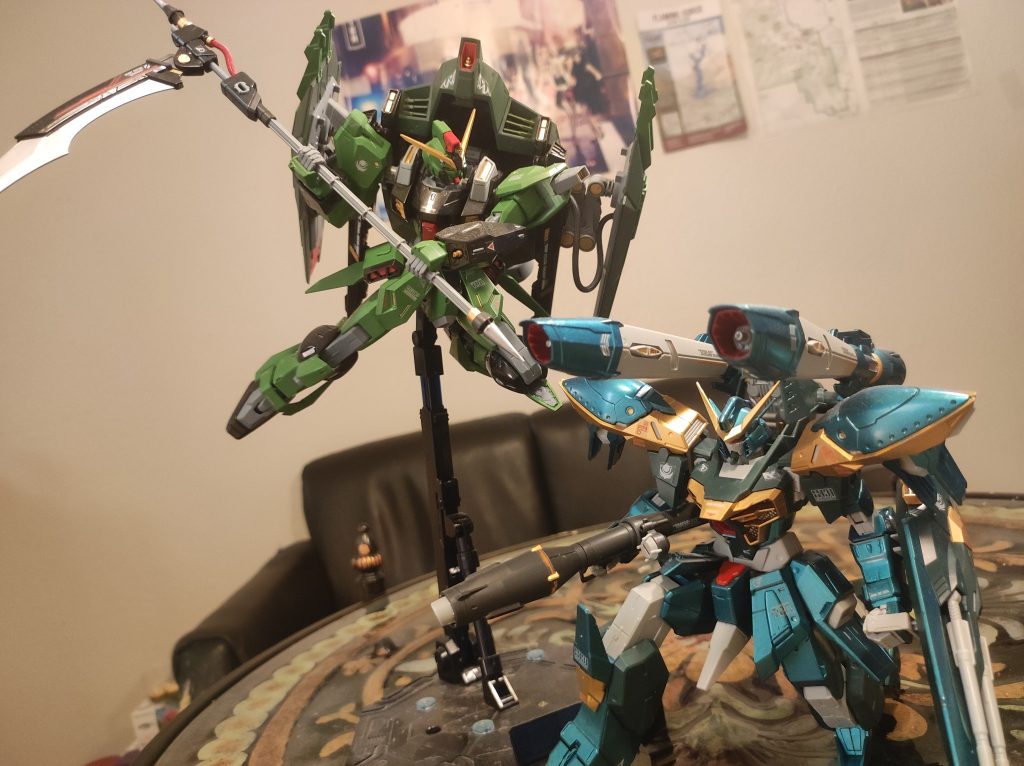 最後には前作のフォビドゥンとのショットです。