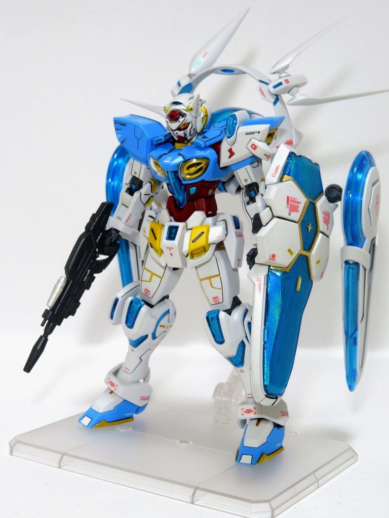 通常版と違い、付属のホイルシールが、ネーマーシールというものに変わっていて、曲面に追従しやすくなっているみたいです。実際にホイルシールよりも貼りやすかったです。さらにプラスチックシールも付属します。凄いボリュームだ…(; ・`ω・´)ただ、プラスチックシールは厚みが気になり、結局使用しませんでした…(^o^;)