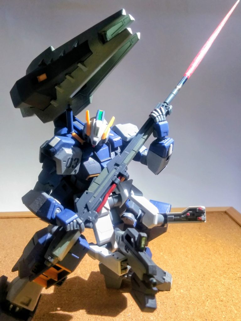 ハイ‼️サブアームを展開 😆そして、サブアームには既装のビームライフルを 👍👏👏👏手持ちのビームライフルは『ゼータ系らしい？』からサーベル発振も出来るハズですよね 🤗🎶🎶ｷﾒﾂｹ