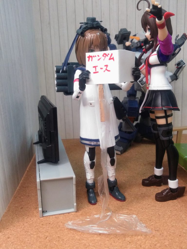 　　『ガンダムエース』 『ガンダムエース』 は『KADOKAWA の角川書店ブランド』が発行する漫画雑誌。ガンダムシリーズの専門誌である。 2001年6月25日に創刊された。月刊化されてからは原則毎月26日発売。当初は定価580円だったが、号によっては特別定価と称して600円以上になることもあった。 我らにとっては、大変馴染みのアル雑誌ですよね🤔創刊当時は他社の模型雑誌同様に、色々なオマケが付属していた思い出🙄💭｢UP主｣は最近、読んでおりませんが(立読みが出来ないからネェ💦)最近の評価はドウナノでしょう🤨？まぁ、Google先生に聞いた限りでは、変わらず｢｢｢ガンダム信者へのBIBLE｣｣｣でアル様ですね😆👏👏👏 『各種ガンダム作品を🔥熱く🔥騙る人』(演:ｼｸﾞﾚ ｶｲｻﾝ)『推しキャラに💖萌えてる💖人』(演:ﾕｷｶｾﾞｶｲﾆ)『┐(-。-;)┌』(演:ｱﾄﾞﾊﾞﾝｽﾄﾞ ﾍｲｽﾞﾙ)