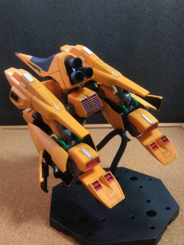 『Ζ計画』が発動され『エゥーゴ』は活気付いていた。『ティターンズ』はソレに対抗する為、更に戦力を増していく。「何時まで、コンナ事を続ける?もう、互いに退く事は出来ないのだろうか?」思いを巡らす『可変MS メタス』のパイロット『サァ・ポゥト 少尉』彼女が更なる脅威が地球圏に接近している事を知るのは、少し先となる。 と、云うわけで妄想ζ 反旗を翻そう! ver, ζ『MSA-005 メタス』&『サァ・ポゥト 少尉』をご紹介 ✨😌✨