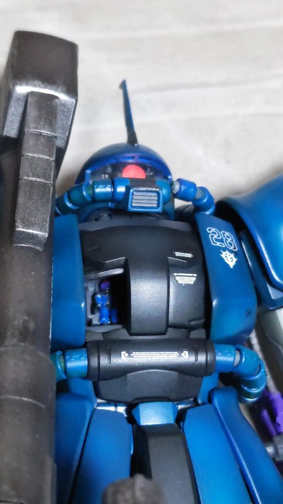 このキットにはロバートギリアム大佐さんついています💦