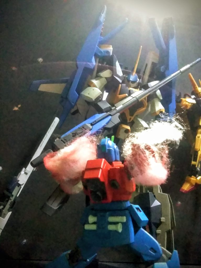 こんな感じでグタグダ!だらっト!!実行です😤💨💨 ボディカラーを『連邦軍』ポクしてみてネームドキャラ感を演出です (「UP主」基準)(*≧з≦)設定画のデザインラインに沿ってはおりますが「「「コレジャナイ感❓」」」が強い💦?!(・◇・;) ?この実情を知った時は、チョッと戸惑いました (「UP主」個人の想い)Σ ゚Д゚≡( /)/ エェッ!そして、専用ビームライフル・・・このタイプ、金輪際出てこないンですけど・・・ (更に戸惑う「UP主」。森の🐻さんのは意図が違うし)L(゚皿゚メ)」ワケワカラン ト!こんな感じですが❗『バーザム 』のキットは劇中設定、ガン無視している  😌 (/´△`\)⤵️⤵️ この事実が、ハッキリ示されましたネ❓( ̄~ ̄;) マァ,カッコイイン ダケドネ