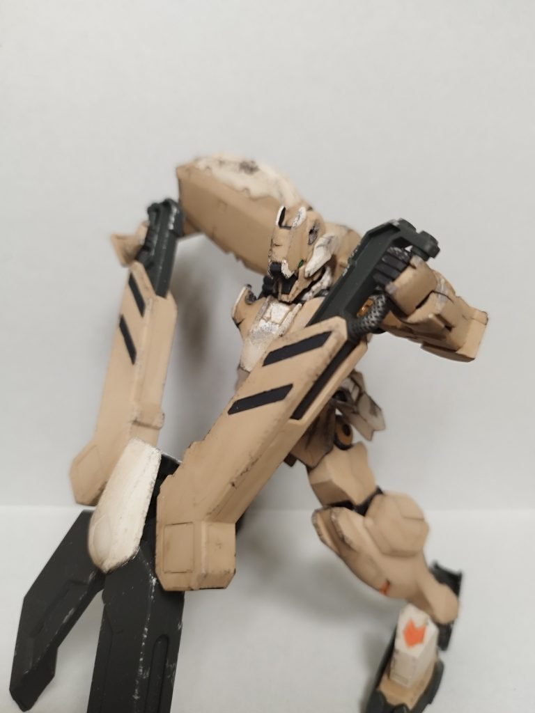 今回もダメージやウェザリングを酷くしてみました。やっぱダインスレイヴの直撃受けたあとですからね(笑)