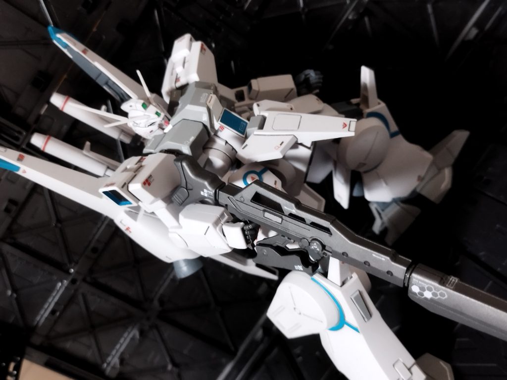 こう見ると脚なんかは完全にドーベンウルフですね。今回の再販では買えませんでしたがシルヴァバレトに出会えたからOKです（笑）