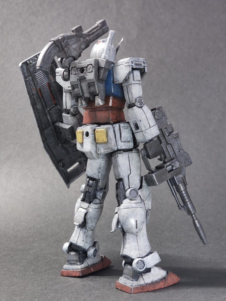 あとは、白の地にスーパーファインシルバーを生かそうとシルバーを潰さないように、潰さないようにって薄く塗った結果、写真写りでシルバーわからないし汚くしかなっていないという悲しい結果に。これも事前の検証不足。はい、次に生かします。