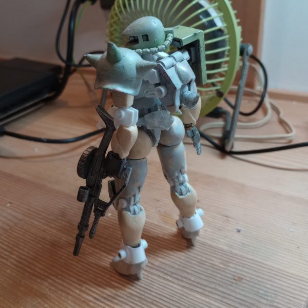 ガンダムに引き続き、廃棄処分寸前のザクも生まれ変わりました