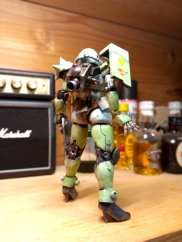 その結果、HGUCベースだけど、ほぼフルスクラッチ