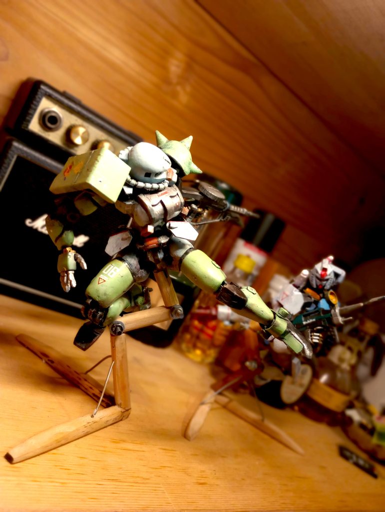 セクシーガンダムと戦うセクシーザク