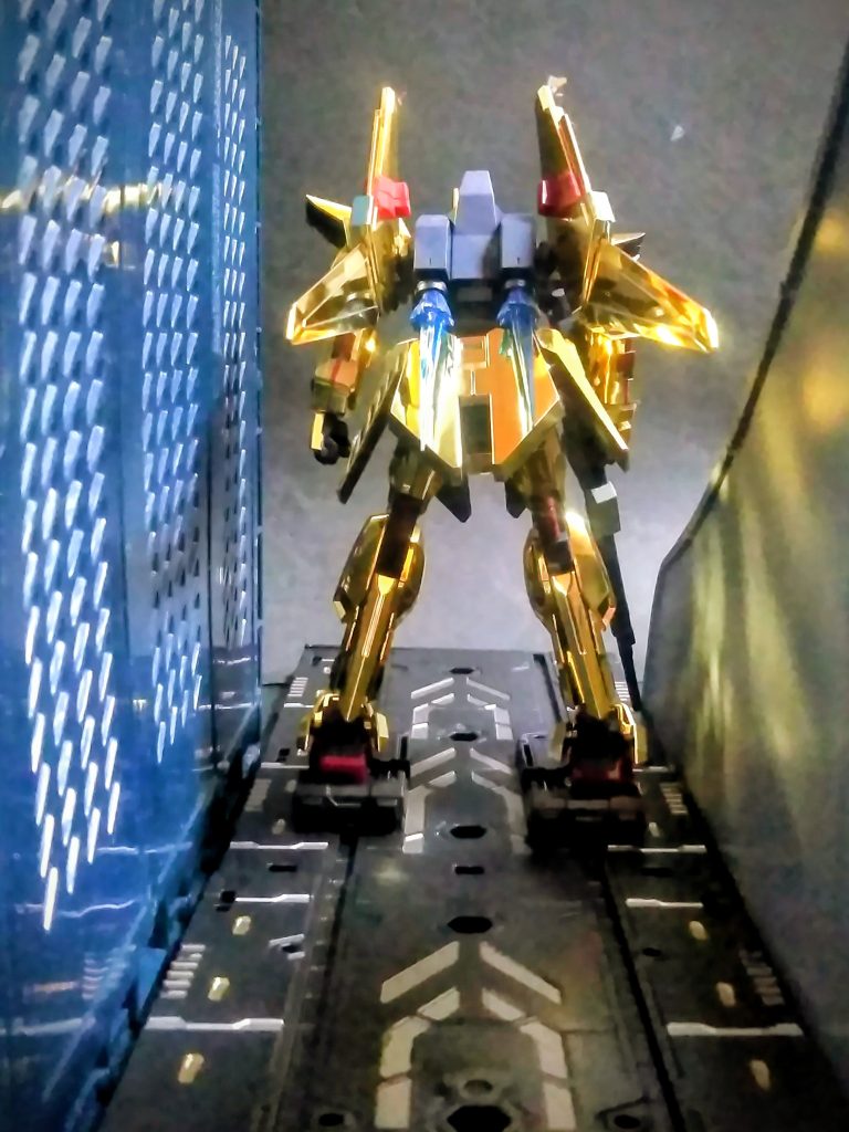 『ティターンズ』の超 ACE パイロット『バァザ・ムショック 大尉』に敗北を喫した『アルカード・ハロウィン 大尉』助力に入った『クワトロ 大尉の百式』のお陰で原隊に帰還は果たす。現在の配備機体では限界を感じる面々。そんな折『アナハイム・エレクトロニクスの販売部副部長ヨコナ・ガシィ女史』が、友人『パク・リイ 教授』に改良整備をさせた新MSを贈って来た。 と、云うわけで妄想ζ 反旗を翻そう! ver, ζ『MSN-001 デルタ ガンダム』『パク・リイ 教授』をご紹介 ✨😌✨