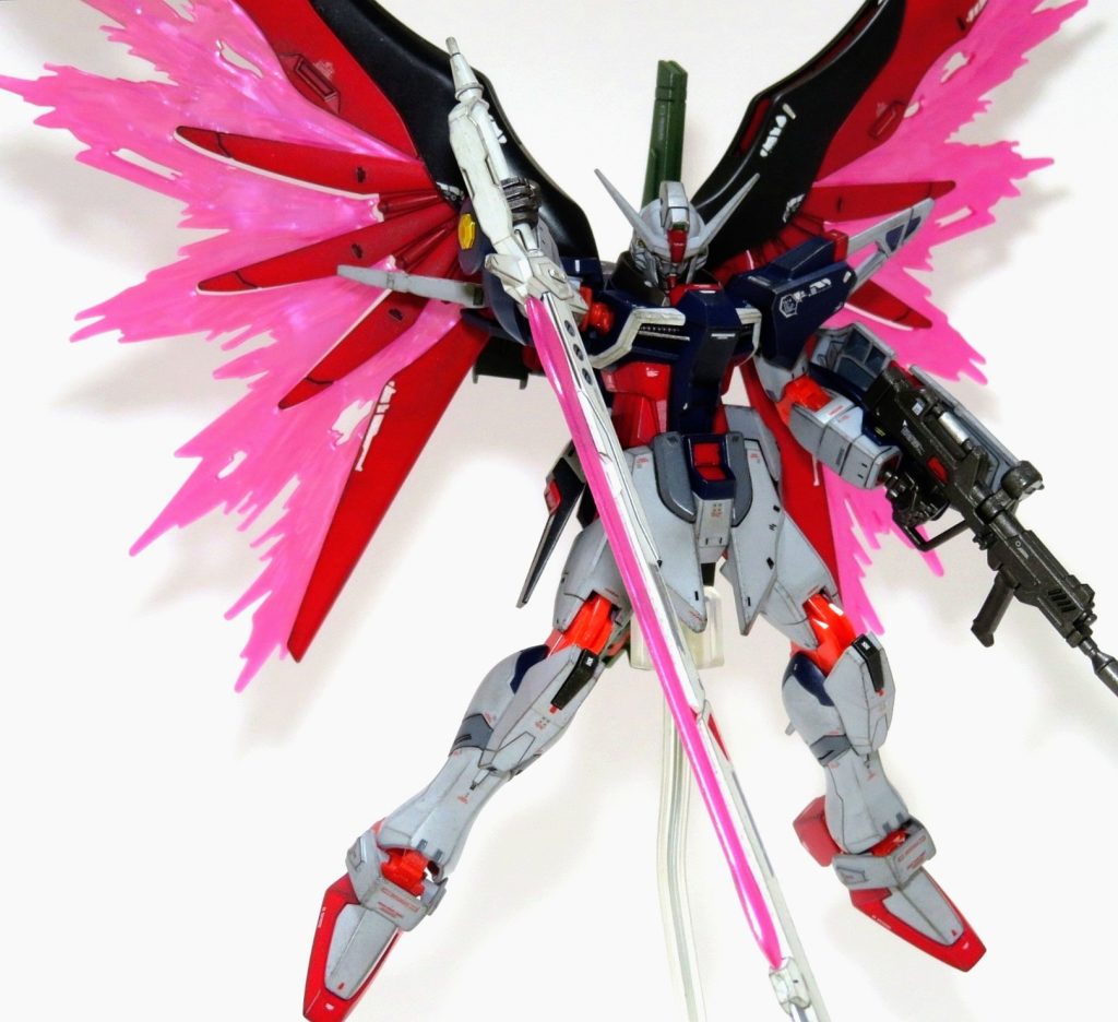 最終決戦前にキラが「シン、ミレニアムを頼むよ」と言ったあとにシンが「はいっ!!」と張り切って返事をするシーンが大好きで、そこからシンとデスティニーが無双してBGMにミーティアが流れて失神寸前ですよもう…(つд;*)キラ、アスラン、シンはテレビでは色々あってバチバチでしたが、その三人がしっかり共闘してるのも、感慨深いものを感じました( ´ー`)シンがキラのことをとても慕っているのも良かったです(°▽°)