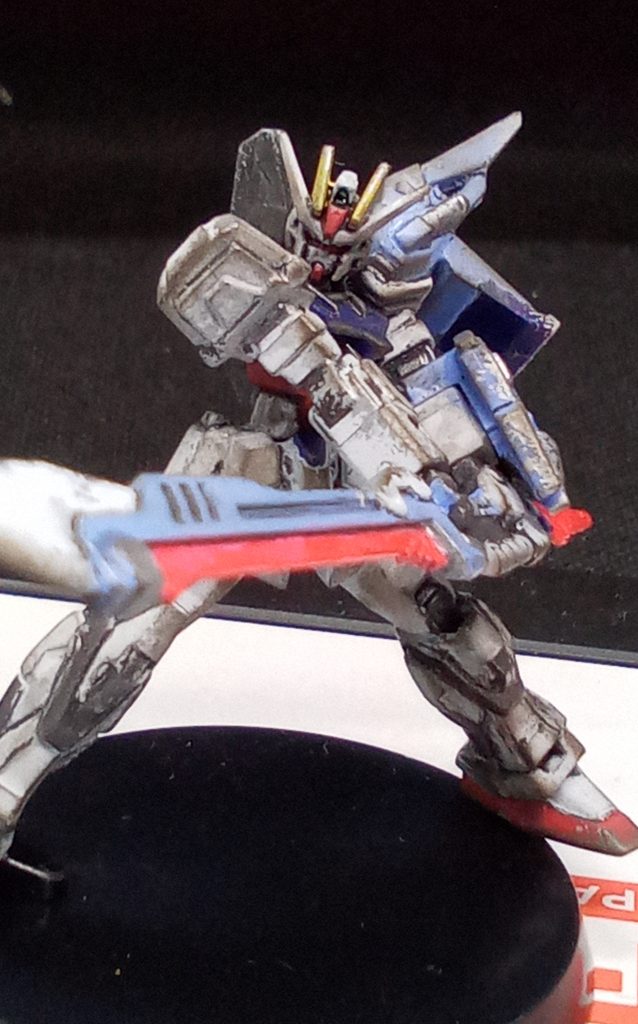 ソード・ランチャーはツインアイも黄色で塗装