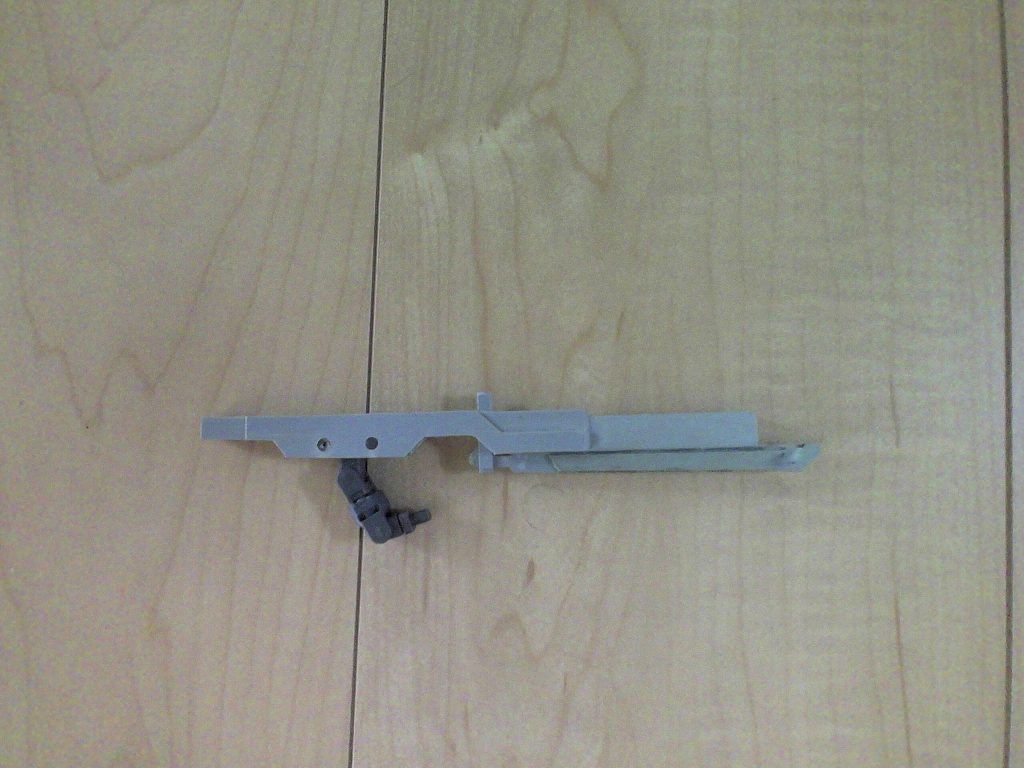 まずサテライトパックの紹介からです。そのまま背中に付ける感じです。ストライカーパックっぽくはないですが、一応オプション装備です。大型シールドでマイクロウェーブを受け取ることで打つことができる設定です。>(;゚Д゚)<===>>>サテライトキャノン!