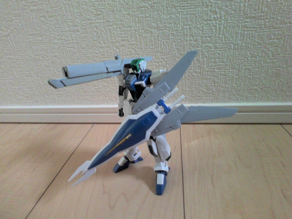 盾を持たせて全装備つけるとこんな感じになります。