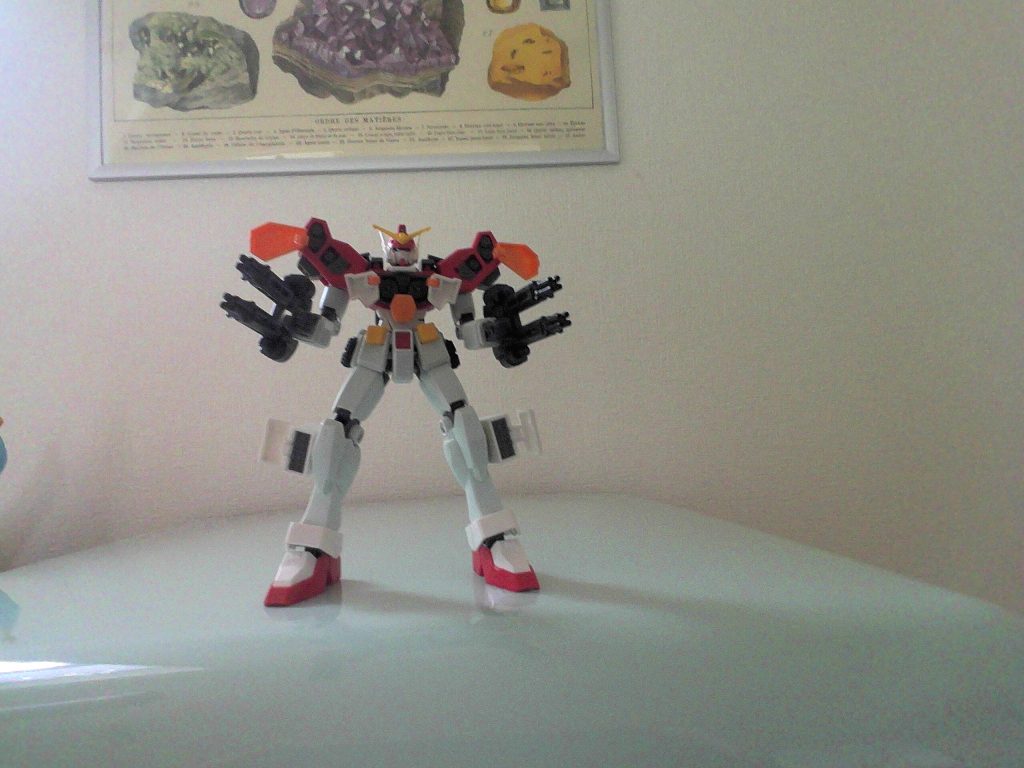 劇中での一斉掃射のポーズです　ガトリングは背中にマウントしていたものを腕に付けることができます            ｳﾜｧｧｧｧｧｱｱ!　　[三[三̵͇̿̿з=(ಥДಥ)=ε/̵͇̿̿/三]三]