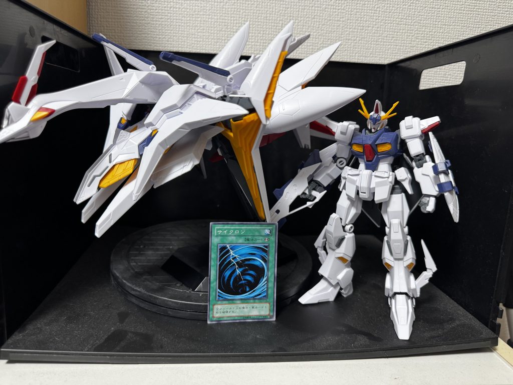 元々はこちら大きさ比較にサイクロンを少々このサイズの塗装は初めてですので、根気良く行ってきました