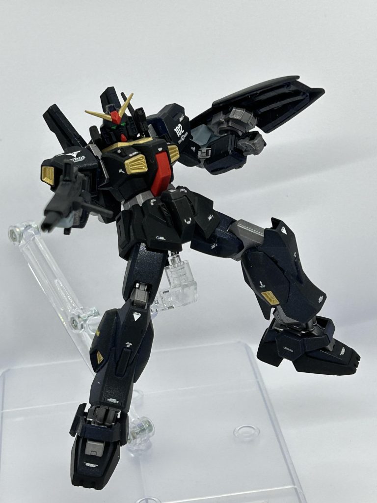 こちらは付属のビームライフルとシールドです。