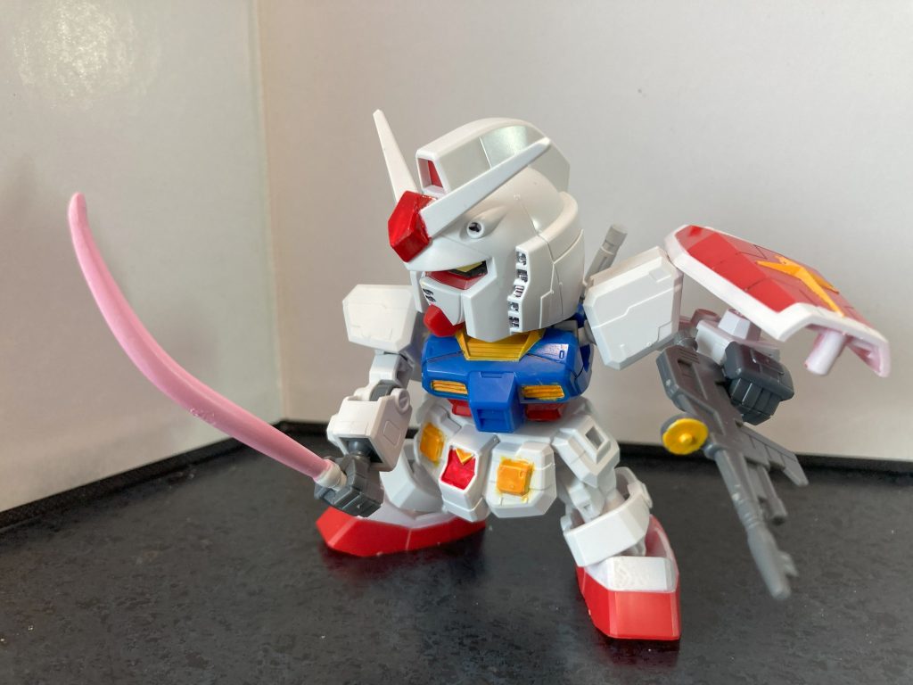 ディスプレイするときには左手にライフル持たせておきます。無くしそうだし。