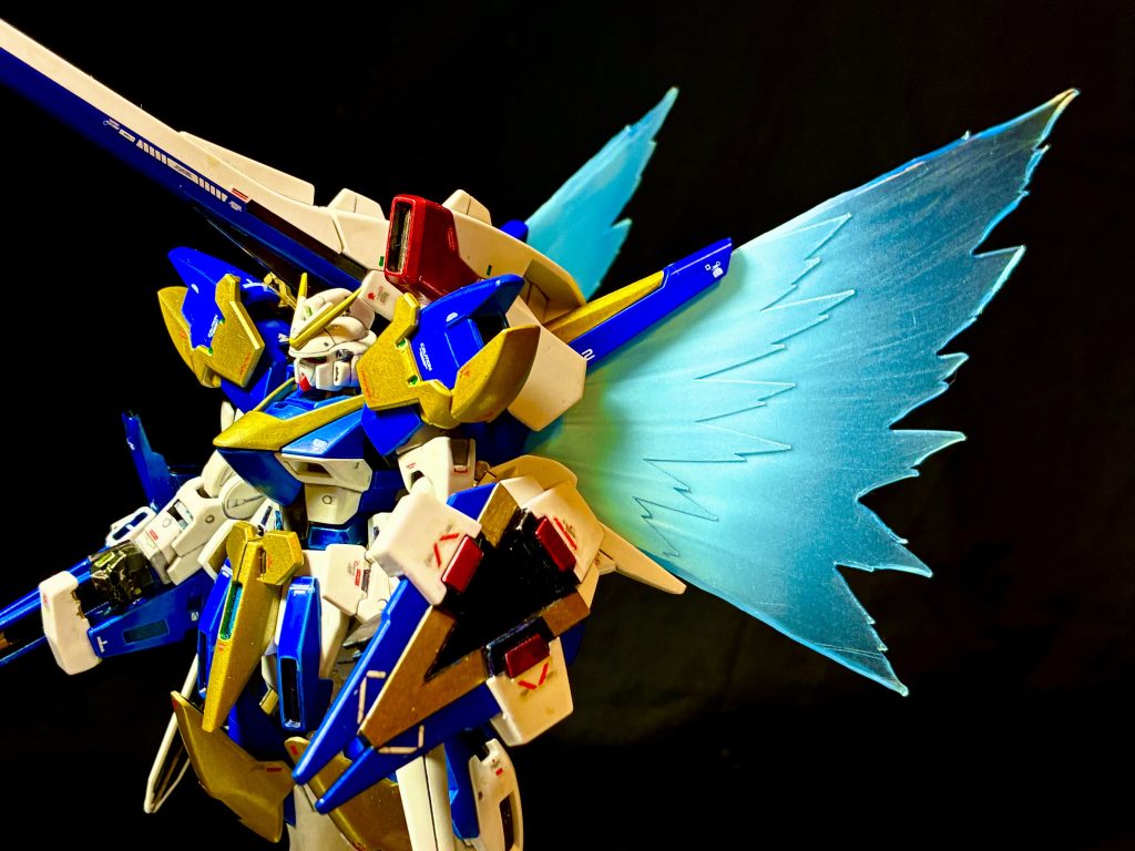 翼先端のシャープ化およびエアブラシのよるグラデーション塗装がやりすぎず少なすぎずの塩梅が素晴らしい。(感謝)