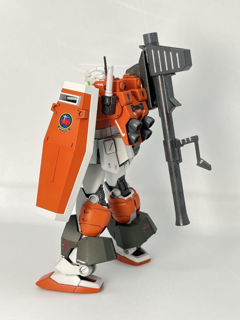 足に追加したショック･アブソーバーは30MMのパーツ。