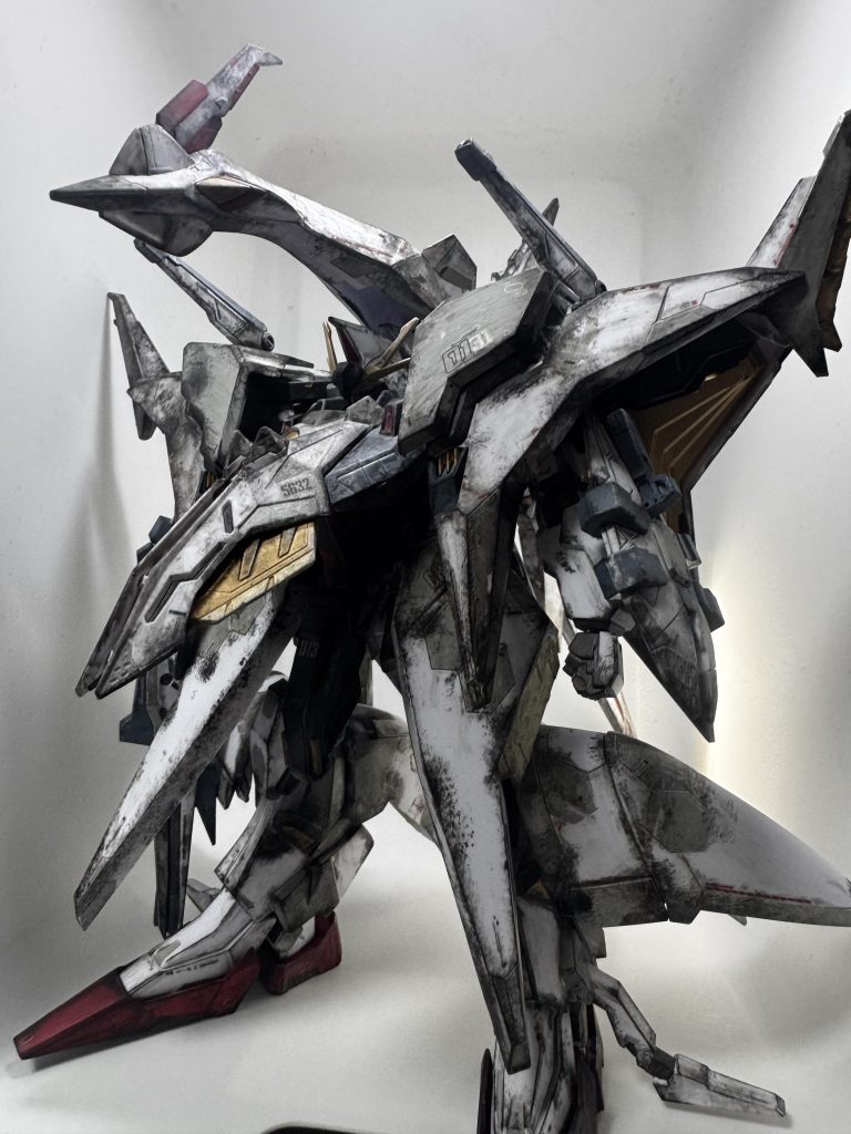 そうして出来たのが、このペーネロペーです今回も艶消しクリアでフィニッシュ靴底がでかいから、野太い感じを誤魔化すのに敢えて強めに黒の汚しをエッジ部分に加えてます錯覚でシュッとなった感じになったかなーと