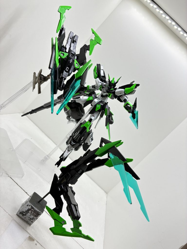 シールドファンネルは変形しワシ🦅の爪イメージしましたベガが「落ちるワシ」なのですが獲物を捕獲するとイメージし爪への変形を考えました。アルナスルは勝利や神からの助力の意味があります。 