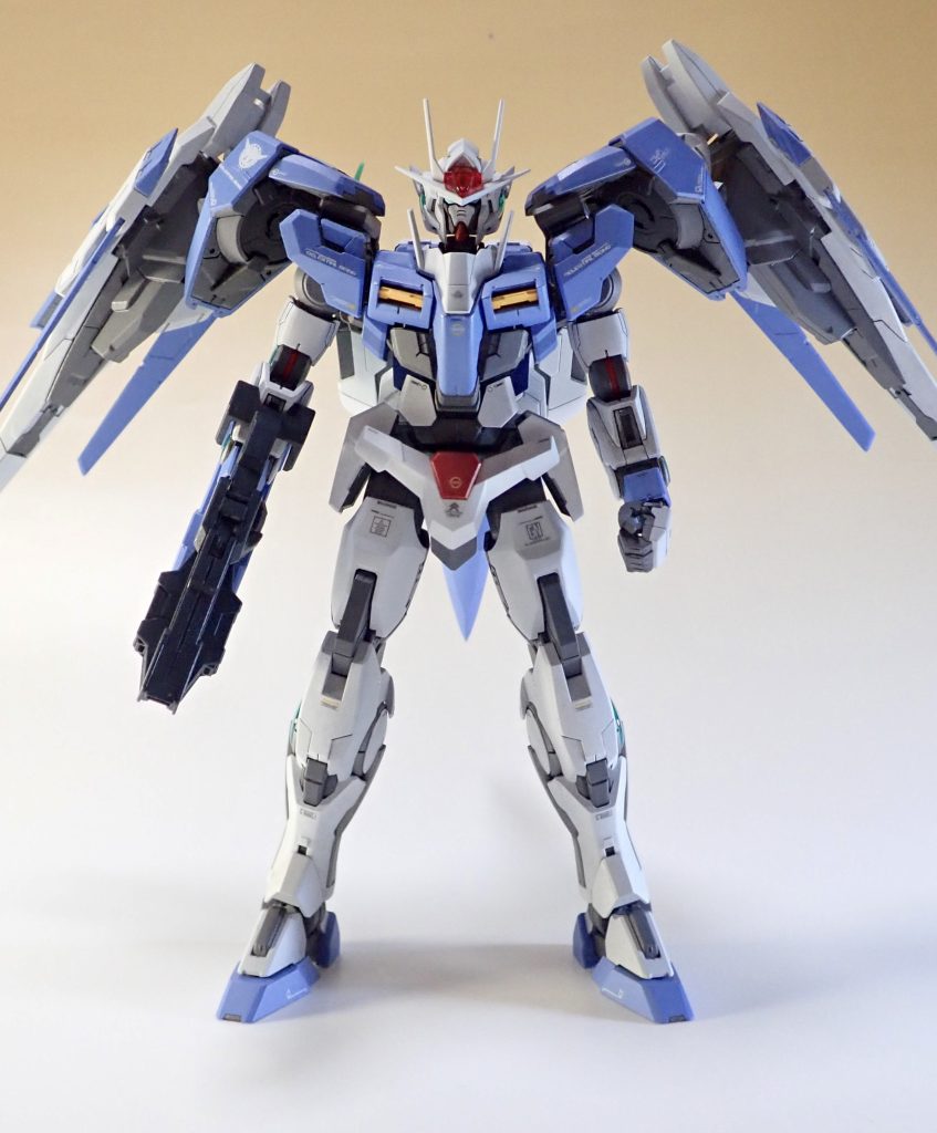 オーライザーの左右バインダーのアンテナ部は延長してみました。GNソードⅡは干渉するので外しております。