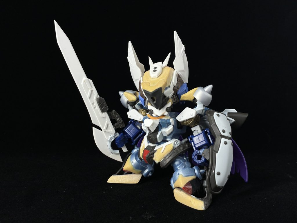 塗装前。意外とスクラッチでバランス調整してます。HGジークアクスの胸部分は小さめなので、プラ板で少しずつ拡張してます。