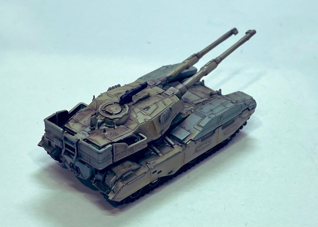 1/144サイズなのでトミカぐらいにだいぶ小さいですがディテールは細かいです。