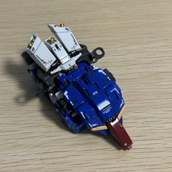 補強改修を行っていたので、ここでいったん変形機構がちゃんと機能するのか確認と調整を行いました。これといった問題もなくスムーズに変形できました。変形させているときに思ったことは、補強改修をしていなかったら確実にパーツ破損しそうだなと。。。補強しといてよかった。（1枚目）
