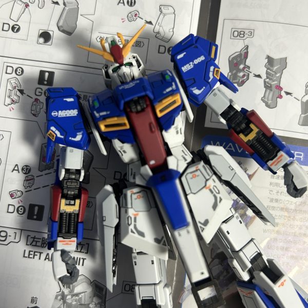 可変機構の為なのはわかるが、めちゃくちゃ貧素なC型リングでの接続だったので補強しておきました。これで、本体側は完成。次はスタビライザーとウイングアーマーです！（4枚目）