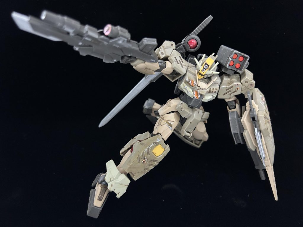 センサー各種は外してトップコートを吹いてシルバーで裏から塗ってあります。