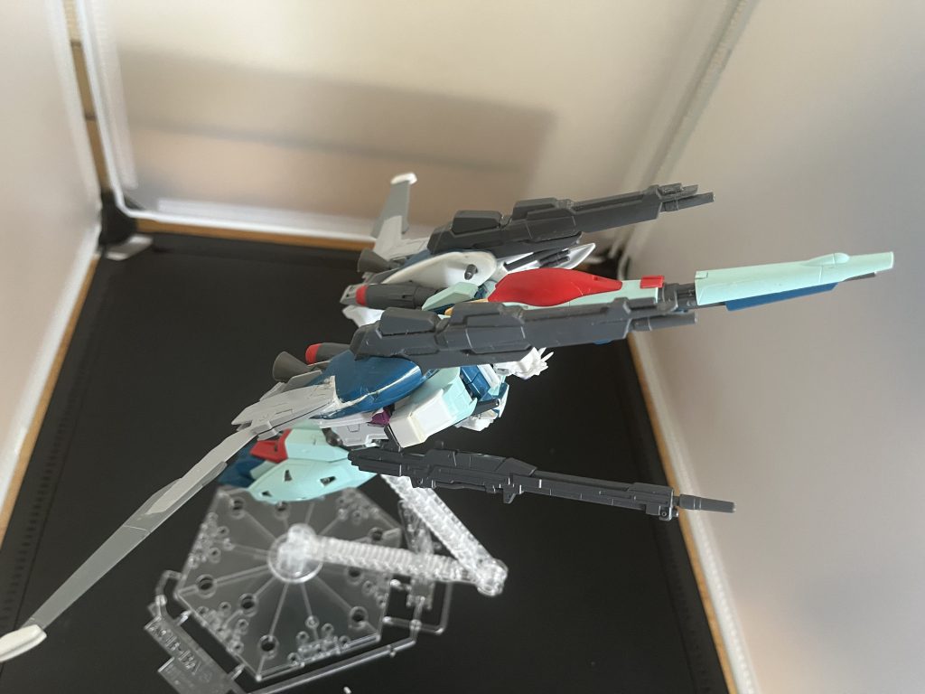 一応変形もできます。顔隠せてないんで下から見てはいけない…