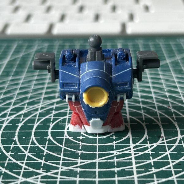 RGのウイングガンダムゼロが発売されるとのことですが、購入競争には勝てそうにないので、「手に入らないなら作ればいいじゃない」の誠心でHGを改修してかっこいい機体を作ってみようと思います。とりあえずオモチャっぽいプロポーションをもう少し、かっこよくするためにディテール追加と胴体の延長を施してみました。（6枚目）