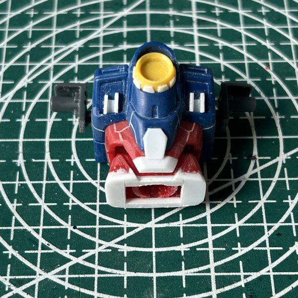 RGのウイングガンダムゼロが発売されるとのことですが、購入競争には勝てそうにないので、「手に入らないなら作ればいいじゃない」の誠心でHGを改修してかっこいい機体を作ってみようと思います。とりあえずオモチャっぽいプロポーションをもう少し、かっこよくするためにディテール追加と胴体の延長を施してみました。（5枚目）
