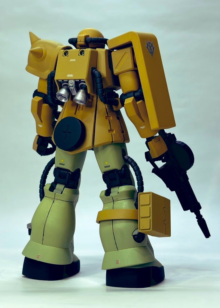 合わせ目消しはアキレス腱と肩アーマーだけのお手軽制作で済んでしまう良キット。