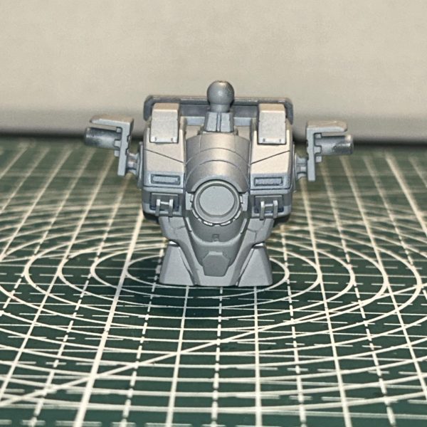 RGのウイングガンダムゼロが発売されるとのことですが、購入競争には勝てそうにないので、「手に入らないなら作ればいいじゃない」の誠心でHGを改修してかっこいい機体を作ってみようと思います。とりあえずオモチャっぽいプロポーションをもう少し、かっこよくするためにディテール追加と胴体の延長を施してみました。（7枚目）